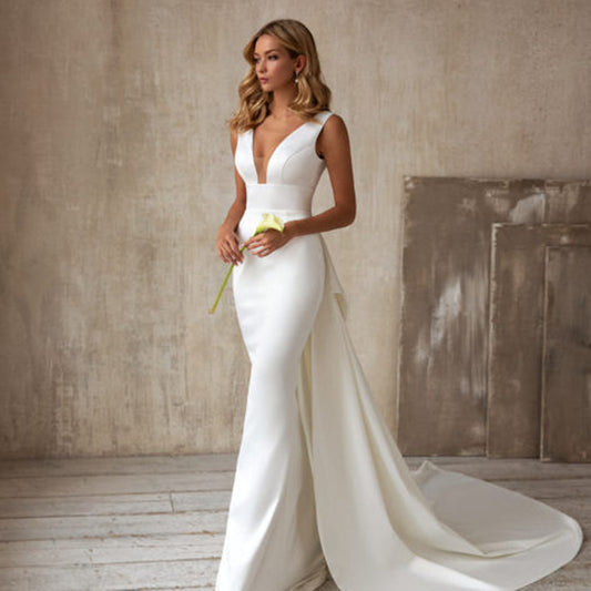 V-Neck Sleeveless Tail Wedding Dress